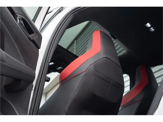 Volkswagen Golf 2.0 TSI GTI Clubsport 2021 Benzine 30