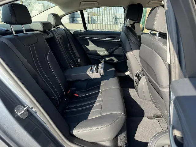 BMW 5 Serie 520i HIGH EXECUTIVE EDITION 2021 Benzine 7