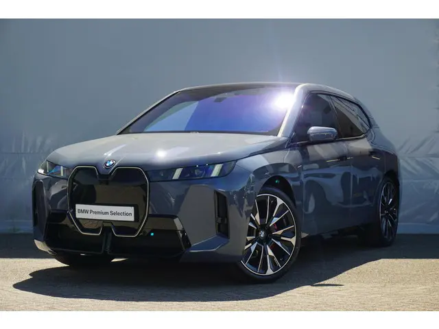 BMW iX xDrive60 2025 Elektrisch 34