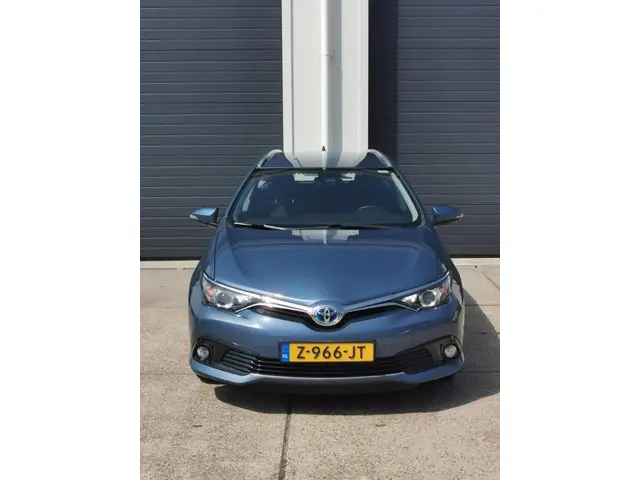 Toyota Auris 1.8 Hybrid 2018 Hybride Benzine 2