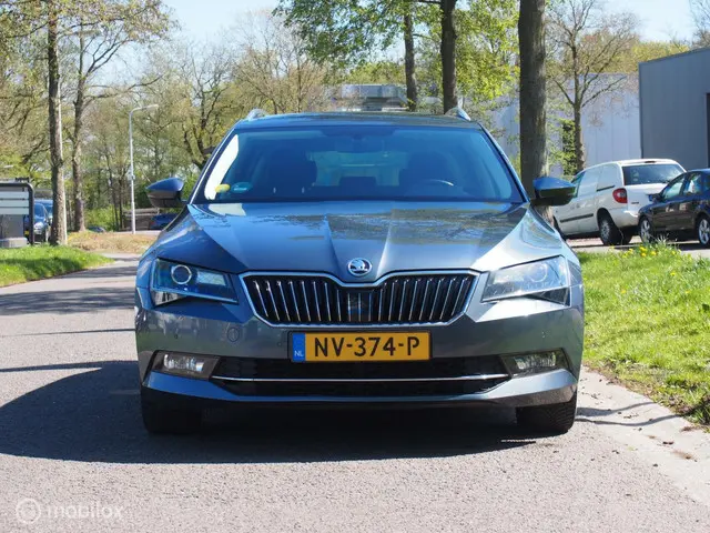 Škoda Superb Combi 1.6 TDI Ambition Business 2017 Diesel 8