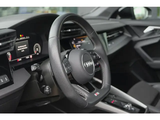 Audi A3 Sportback 30 TFSI 110pk S-line 2023 Benzine 8