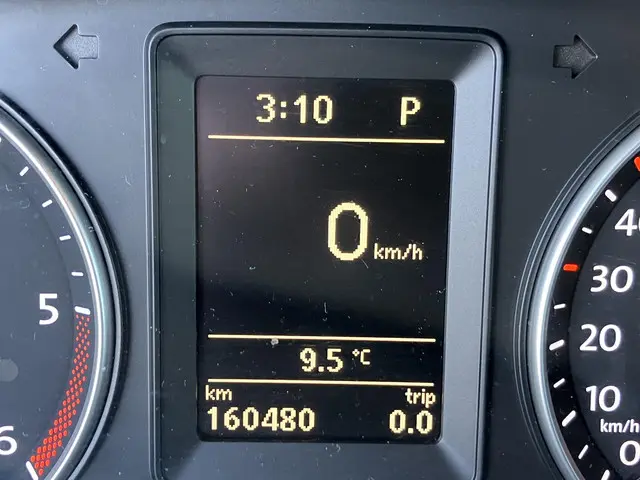 Volkswagen Transporter 2.0 TDI L2H1 DC 2015 Diesel 31