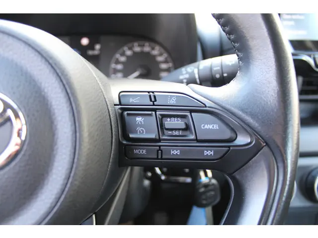 Toyota Yaris 1.5 VVT-i Active 2021 Benzine 8