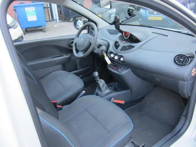 Renault Twingo 1.2 16V Parisienne 2014 Benzine 14