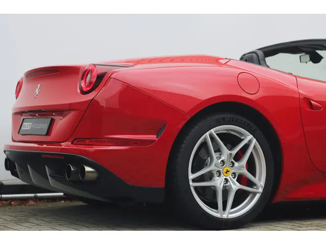 Ferrari California 3.9 T HELE 2016 Benzine 58