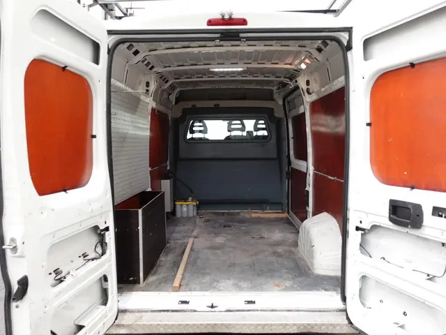 Peugeot Boxer 335 2.2 HDI L2H2 2014 Diesel 24
