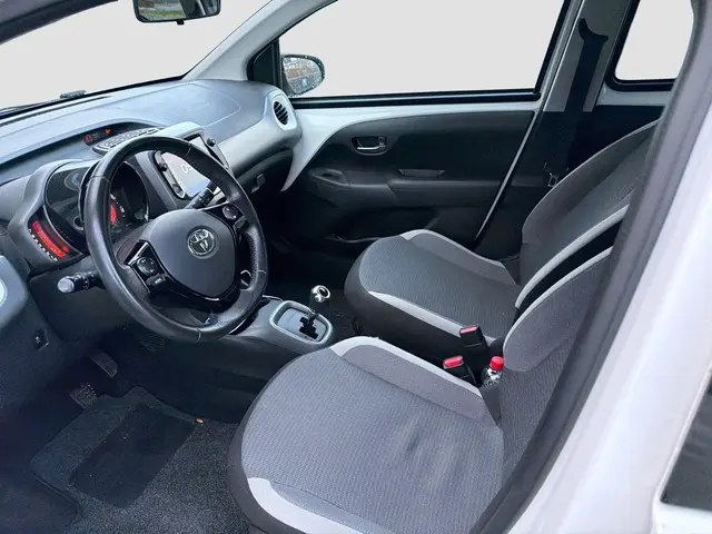 Toyota Aygo 1.0 VVT-i x-play 2020 Benzine 5