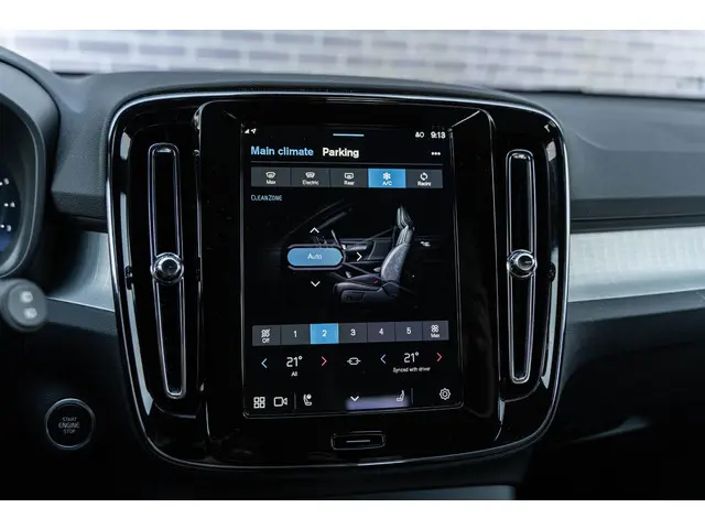 Volvo XC40 2.0 B4 Plus Dark 2025 Benzine 41