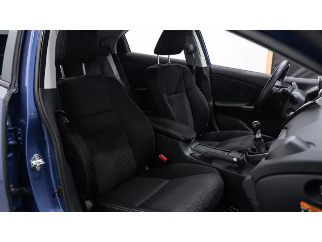 Honda Civic 1.4 Elegance Business Edition 2016 Benzine 35