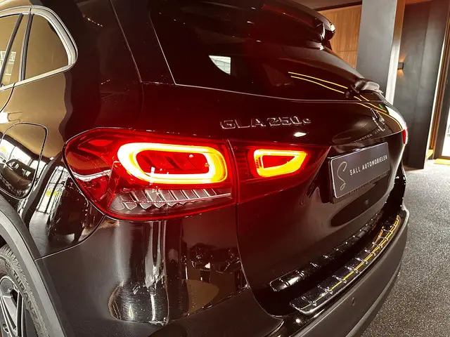 Mercedes-Benz GLA 250 e AMG Line 2023 Hybride Benzine 15