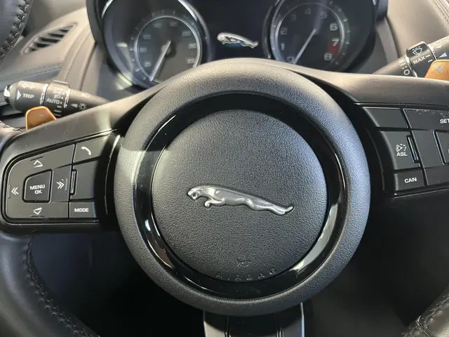 Jaguar F-Type 3.0 V6 S Convertible 2013 Benzine 23