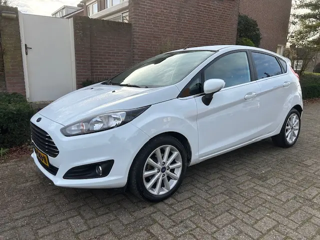 Ford Fiesta 1.0 EcoBoost Titanium/ 2016 Benzine 2