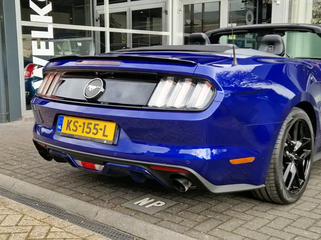 Ford Mustang Convertible 2.3 EcoBoost 2015 Benzine 6