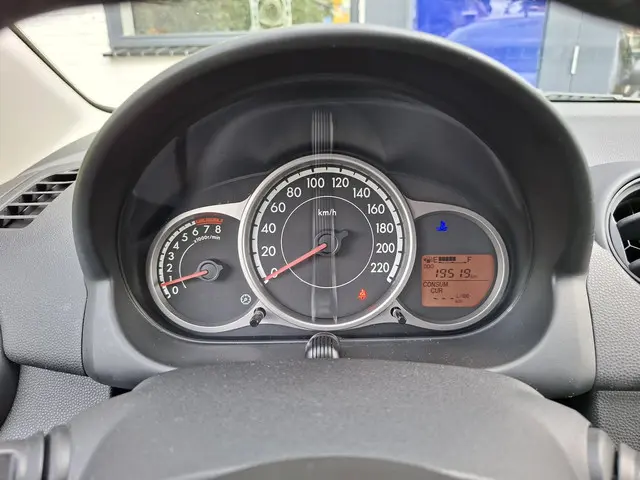 Mazda 2 1.3 Silver Edition 2014 Benzine 8