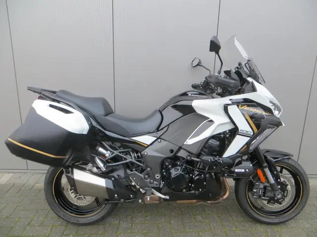 Kawasaki Versys 1100 S Tourer + 2025 Benzine