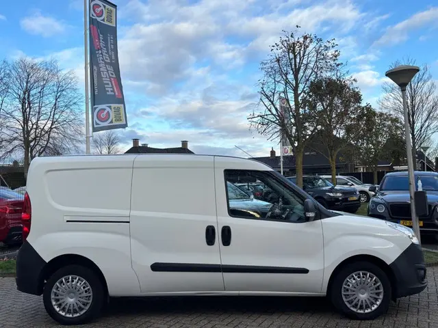 Opel Combo 1.3 CDTi L2H1 Wit Lang 2018 2018 Diesel 4