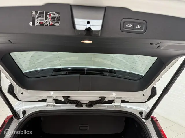 Volvo V60 2.0 T5 R-Design Car-Play 2019 Benzine 24