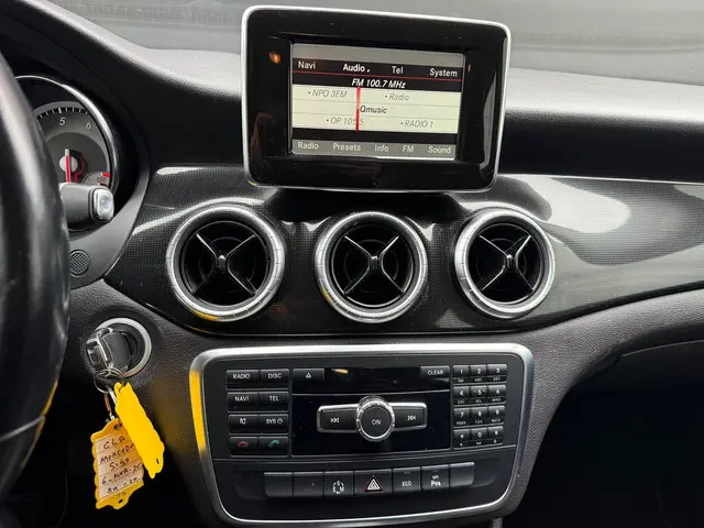 Mercedes-Benz CLA 200 Ambition 2013 Benzine 34