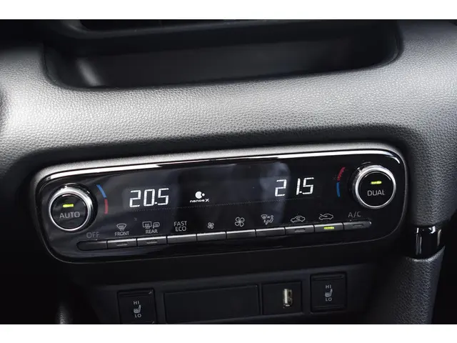 Toyota Yaris 1.5 Hybrid Executive 2022 Hybride Benzine 19