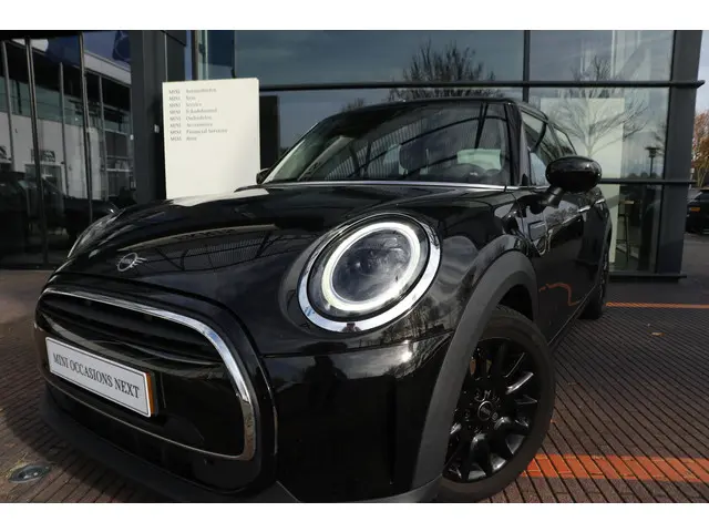 MINI 5-Deurs One Essential 2021 Benzine 6