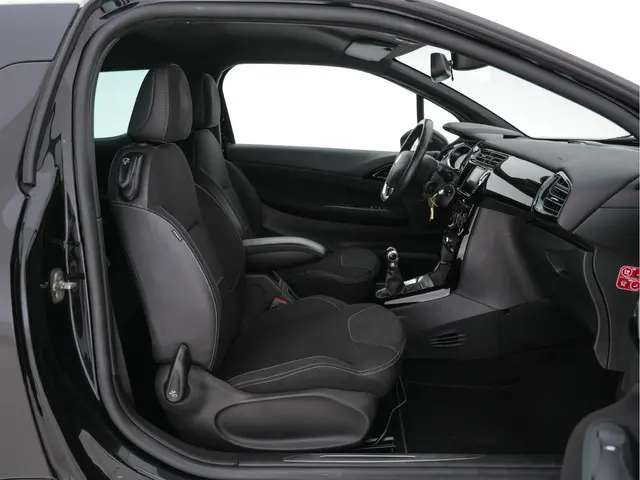 Citroën DS3 1.2 VTi Business 2013 Benzine 12