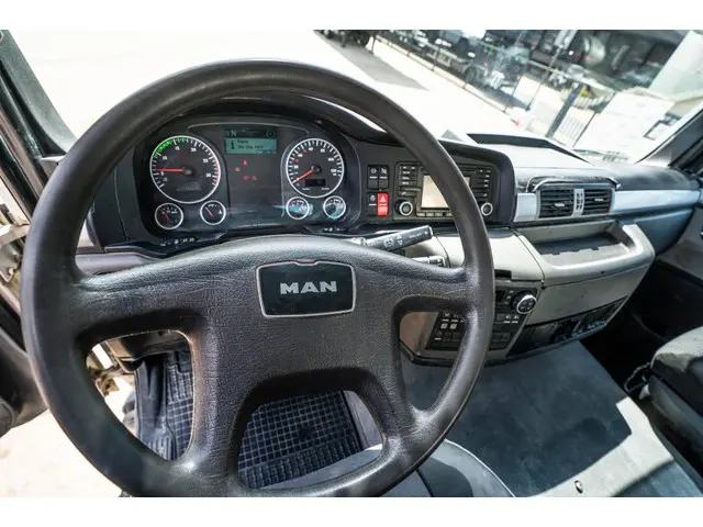 MAN TGS 32 360 BB+ LIEBHERR 9m3 2015 Diesel 12