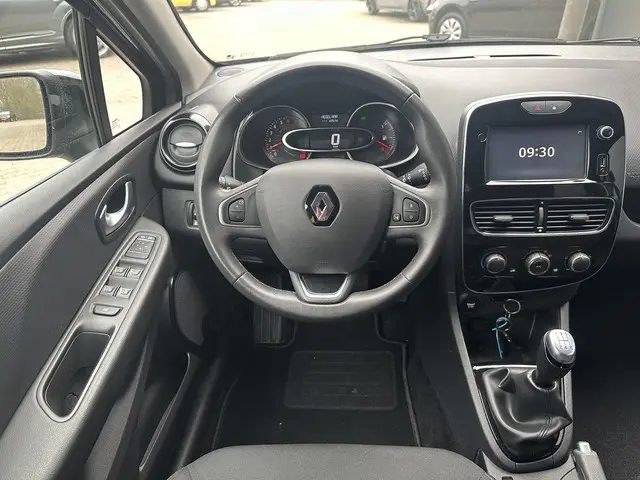 Renault Clio 0.9 TCe Limited | Trekhaak | Navi 2018 Benzine 16