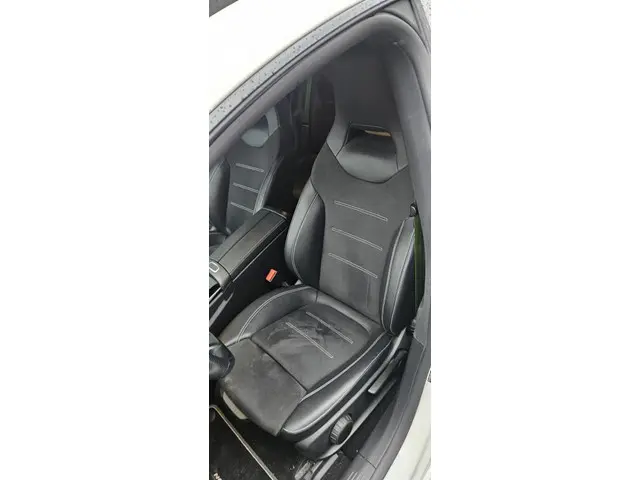 Mercedes-Benz CLA COUPE 180 Premium Plus 2020 Benzine 12