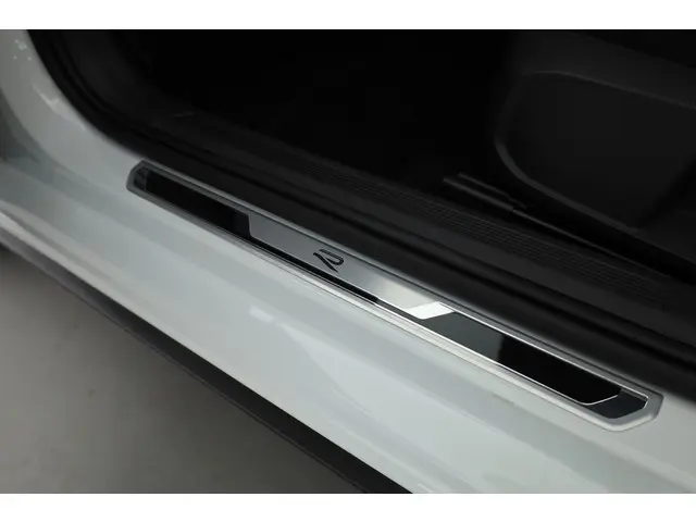 Volkswagen Polo 1.0 TSI R-Line DSG 2023 Benzine 9