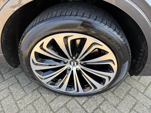 Bentley Bentayga 4.0 V8 2021 Benzine 26