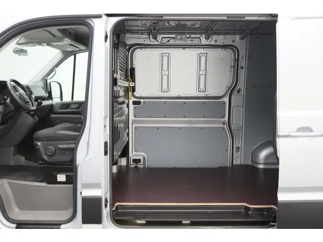 Volkswagen Crafter 30 2.0 TDI L3H2 2018 Diesel 11