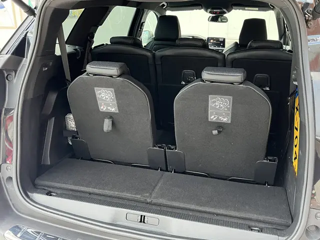 Peugeot 5008 PureTech 130 GT-Line 2019 Benzine 11