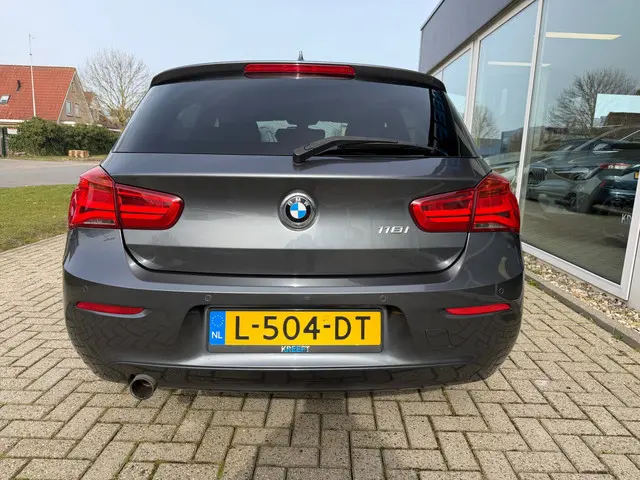 BMW 1 Serie 118i Executive 2018 Benzine 8