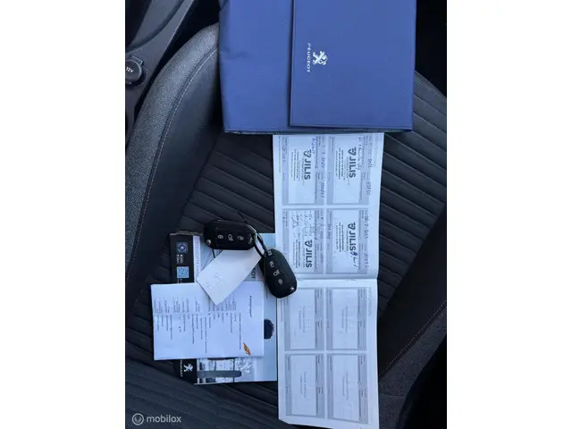 Peugeot 2008 1.2 PureTech Blue Lease Allure 2020 Benzine 33