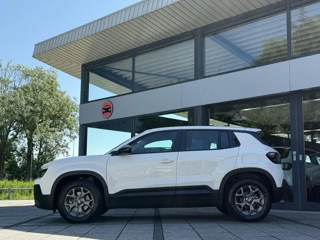 Jeep Avenger Longitude 54 kWh Aut. 2024 Elektrisch 3