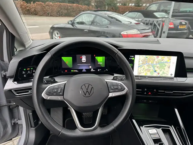 Volkswagen Golf 1.5 eTSI 150PK DSG Style 2023 Benzine 15