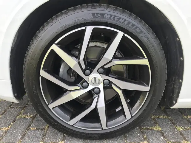 Volvo V60 2.0 D4 Momentum Pro Automaat 2020 Diesel 32