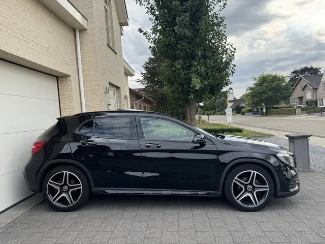 Mercedes-Benz GLA 180 AMG Aut 2019 Benzine 11