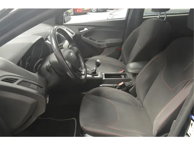 Ford Focus Wagon 1.0 2018 Benzine 6