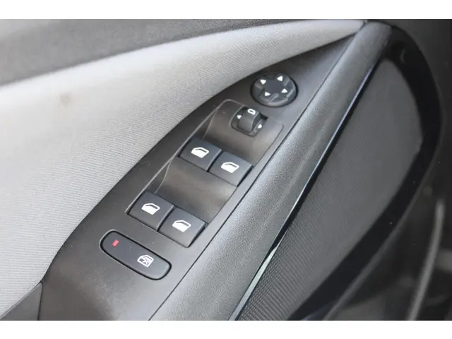 Opel Crossland X 1.2 Turbo 120 Jaar Edition 2020 Benzine 25