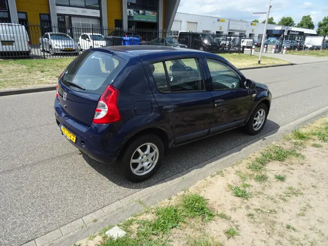 Dacia Sandero 1.2 Aniversare 2012 Benzine 6