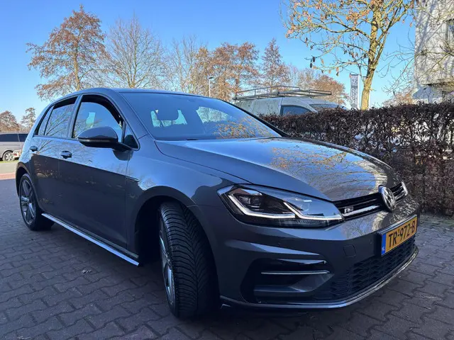 Volkswagen Golf 1.0 TSI Highline Business R 2018 Benzine 4
