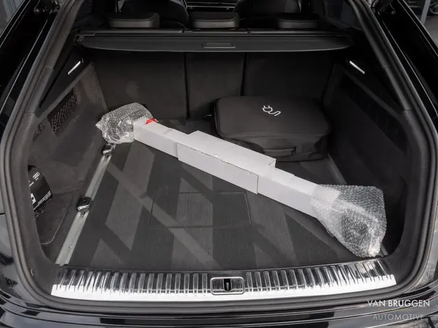 Audi Q8 55 TFSI e quattro S-Line 2022 Hybride Benzine 41