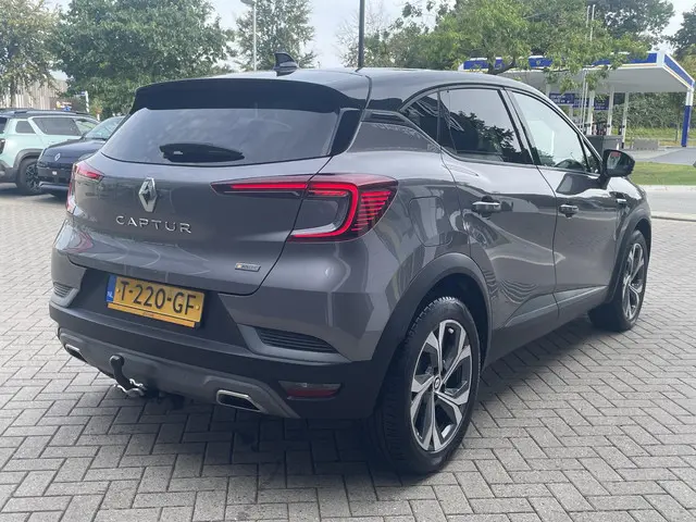 Renault Captur 1.3 mild hybrid 160 R.S. Line 2023 Benzine 2
