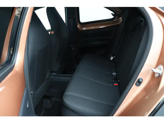 Toyota Aygo X Hybrid 115 pulse 2026 Hybride Benzine 16