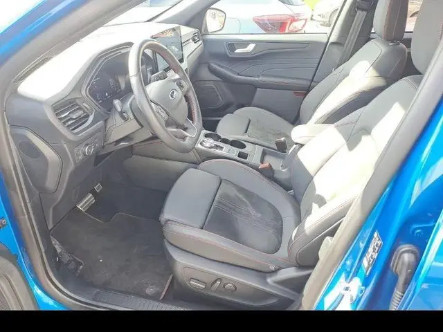 Ford Kuga 2.5 PHEV ST-Line X 2025 Hybride Benzine 6