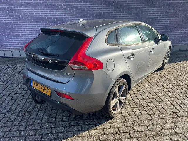 Volvo V40 1.5 T3 Nordic+ 2016 Benzine 2