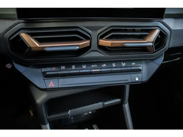 Dacia Duster extreme hybrid 140 2024 Hybride Benzine 32