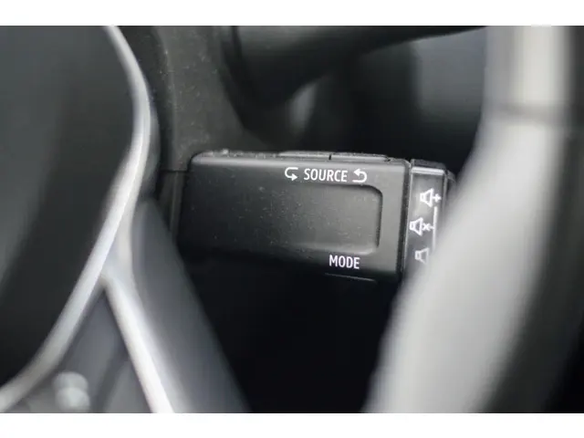 Renault Clio 1.0 TCe Intens 2021 Benzine 24